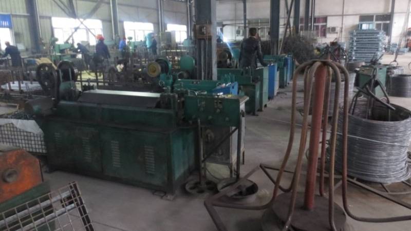 Heavy-duty steel storage container production