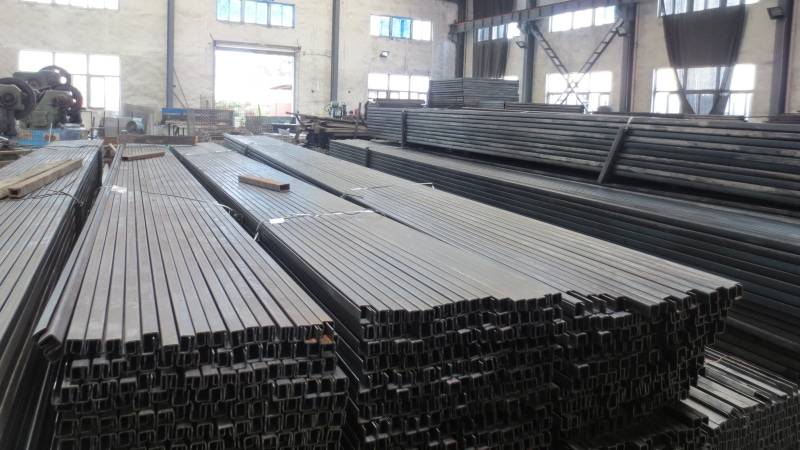 Heavy-duty steel storage container production