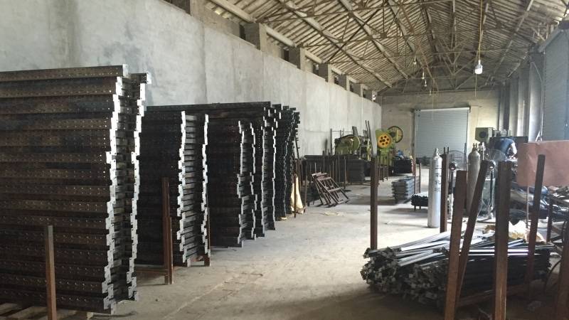 Automated pallet rack manufacturing